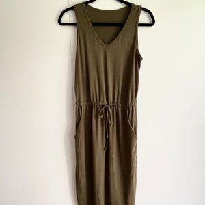 Green Sleeveless Dress